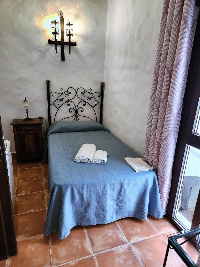 Posada La Plaza Canillas de Albaida Luaran gambar